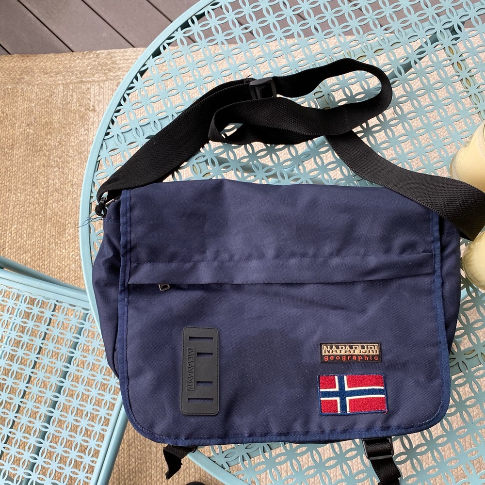 ✨Napapijari messenger  bag✨